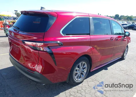 2021 Toyota Sienna Le z USA, uszkodzony, nr VIN 5TDKSKFCXMS024387